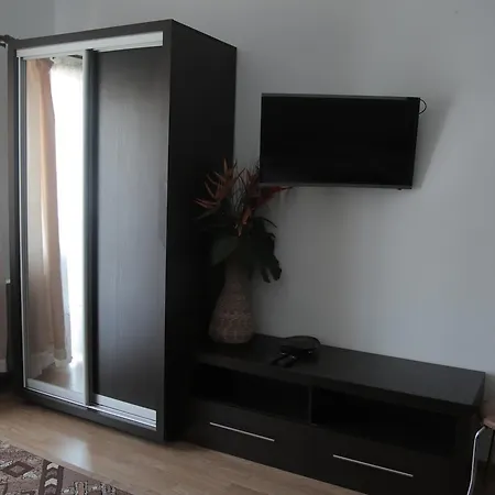 On Drohobytska 6b * Truskawez